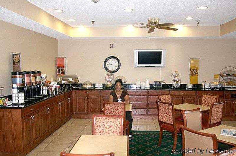 Hampton Inn Wichita-East Restoran gambar